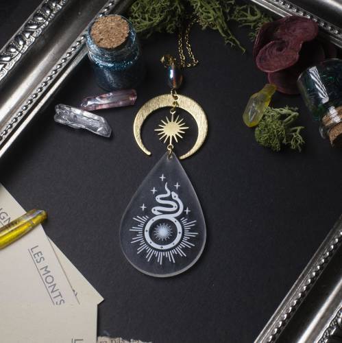 collier pendentif serpent en acrylique