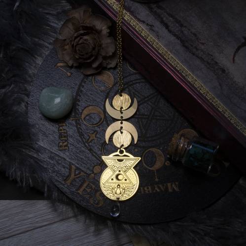 collier pendentif lotus et  lune en laiton