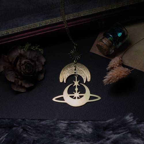 collier pendentif céleste géométrique en laiton