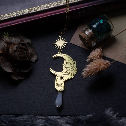collier pendentif main et lune en laiton