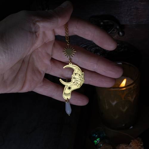 collier pendentif main et lune en laiton