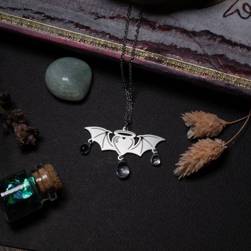 collier ras du cou coeur et ailes  en acier inoxydable