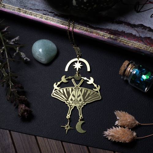 collier pendentif papillon lunaire en laiton