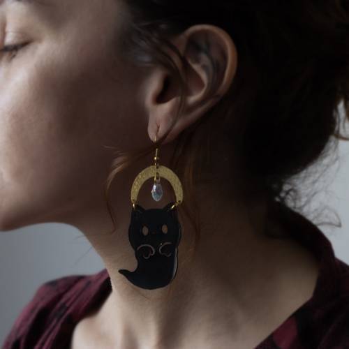 boucles d'oreilles chat fantôme en laiton et acrylique