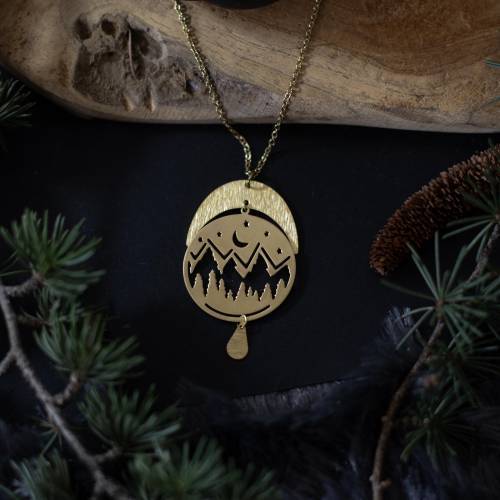 collier pendentif montagne et lune en laiton