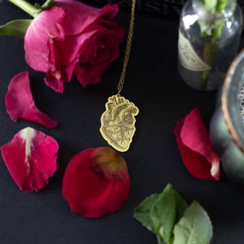 simple collier pendentif coeur anatomique en laiton
