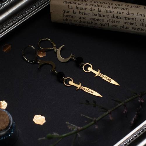 boucle d'oreille dague de sorcière et lune en laiton