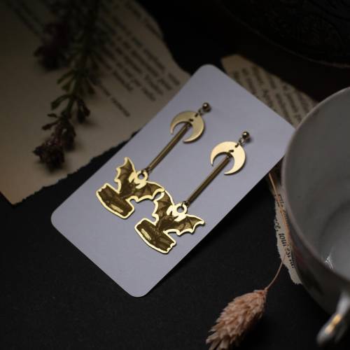 Lectures Nocturnes – Boucles d’oreilles chauves-souris & livres gothiques, bijoux dark academia