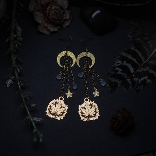 Feuilles de Minuit – Boucles d’Oreilles Pendantes | Lune, Chaînes, Feuilles  & Étoiles, bijou gothique poétique